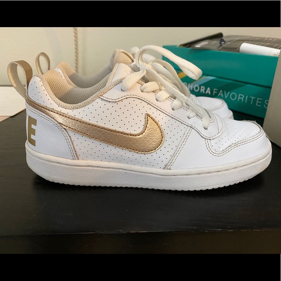 Nike Sneaker 4Y - Picture 3 of 6